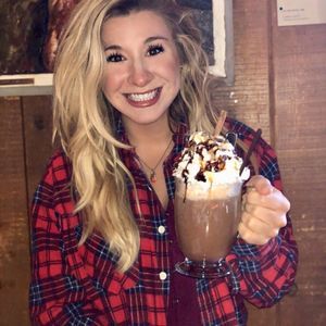 Meet your Posher, Lauren